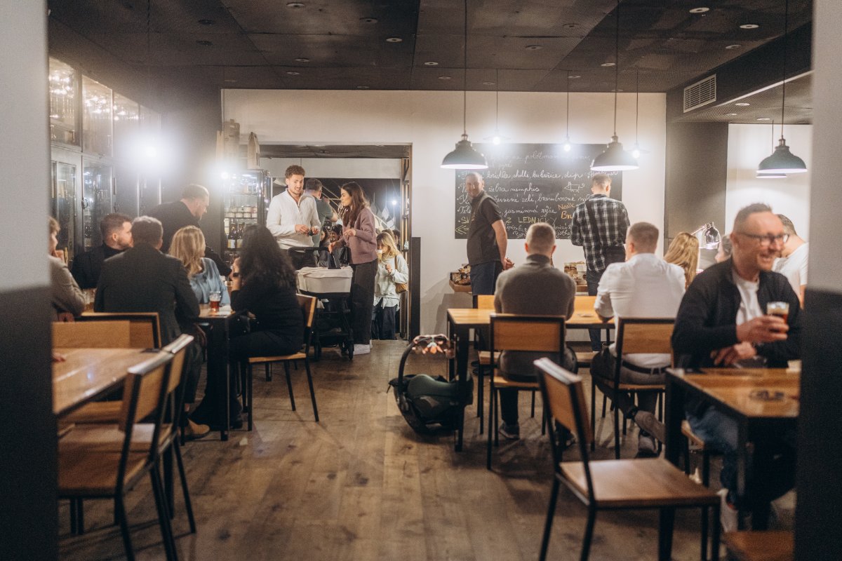 Hosté restaurace a pivovaru Římská.
